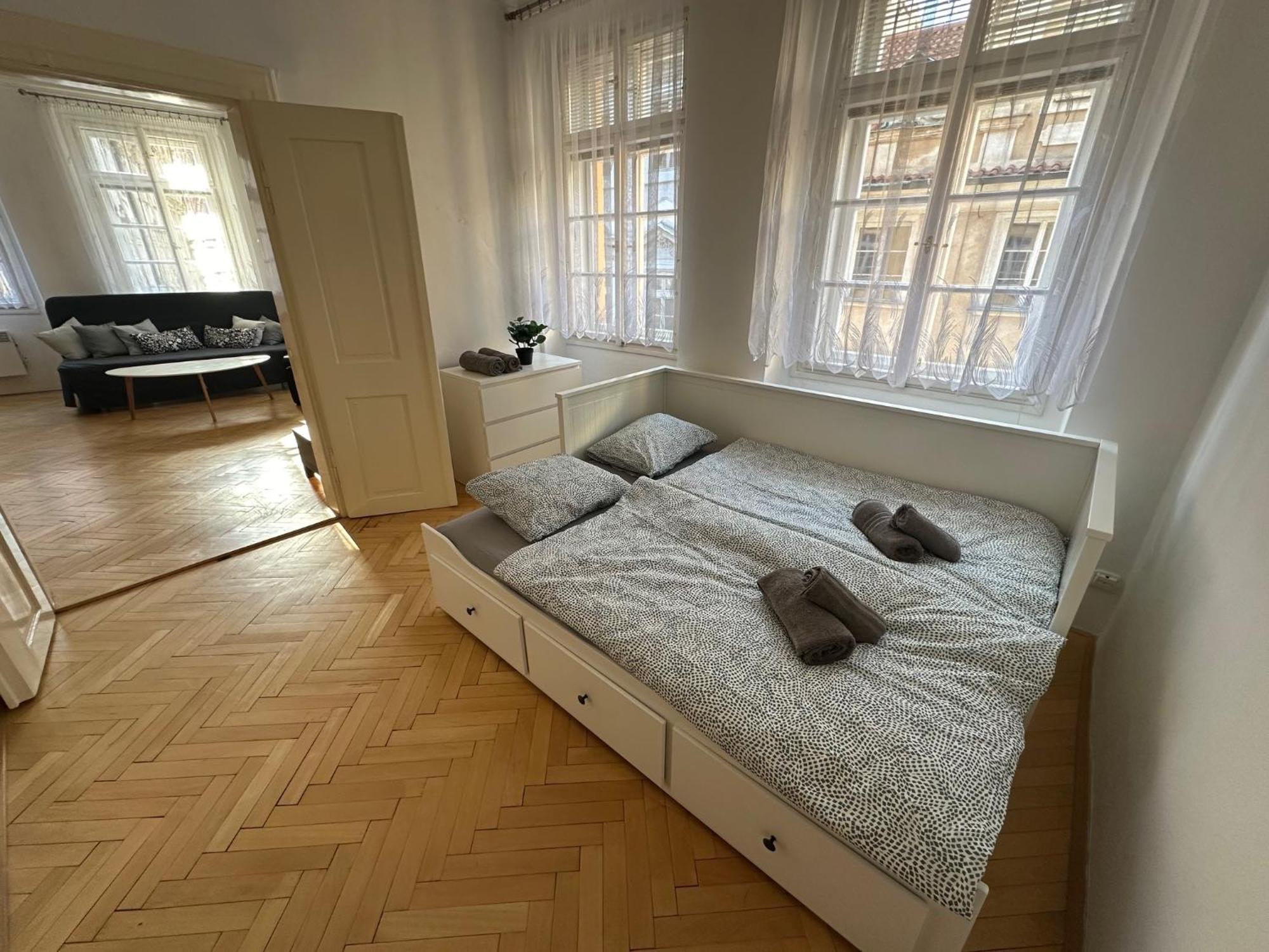 Nerudova Apartments Πράγα Εξωτερικό φωτογραφία